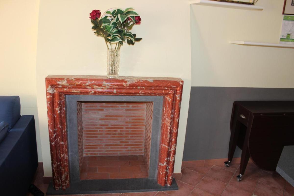 Suite & Loft Due Deliziosi Bilocali, Centralissimi, In Pietrasanta Buitenkant foto